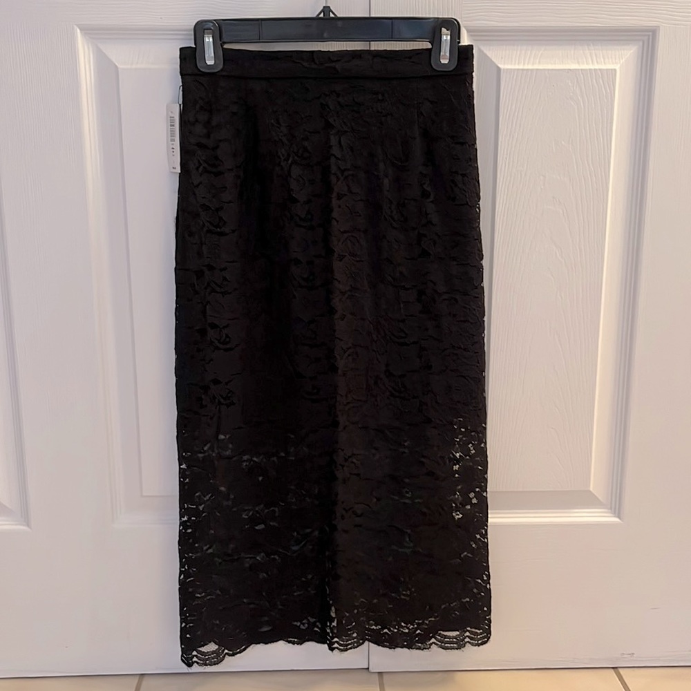 NWT Aritzia Babaton Wilbur Skirt